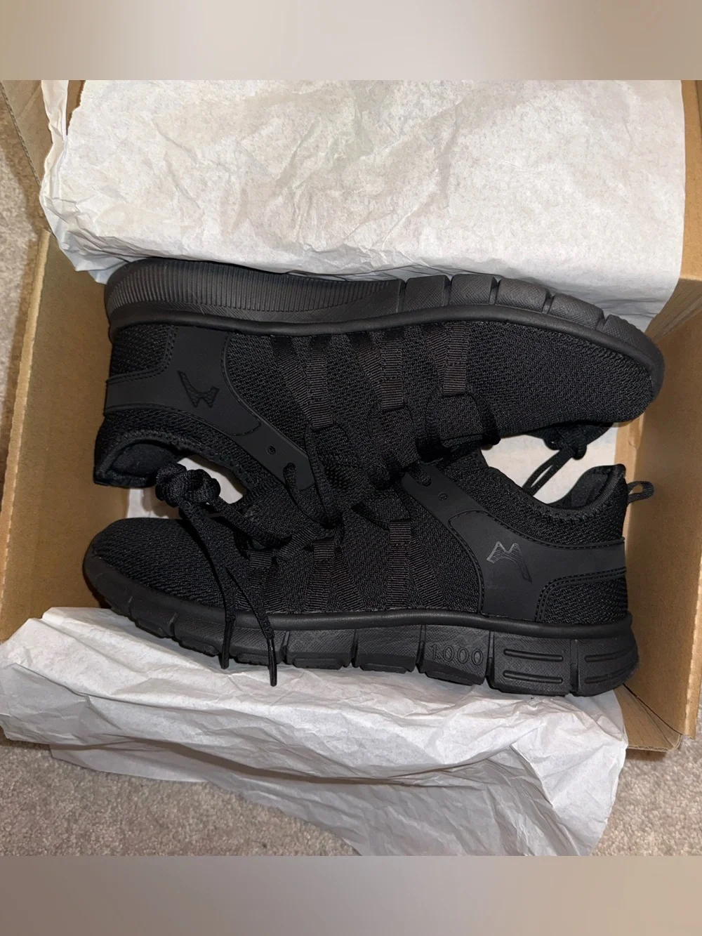 NWT Unisex INZCOU Tennis Gym Shoes (Size W10/M9)